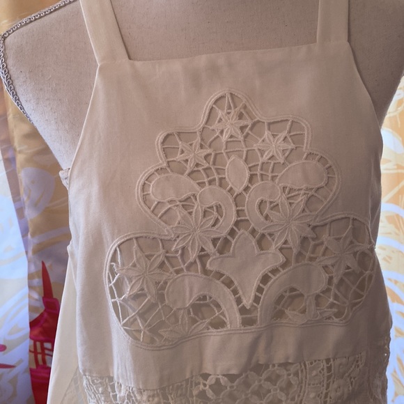 FRANCESCA’S BLUE RAIN IVORY WHITE LACE TANK TOP SIZE MED KEYHOLE BUTTON BACK - Picture 3 of 7
